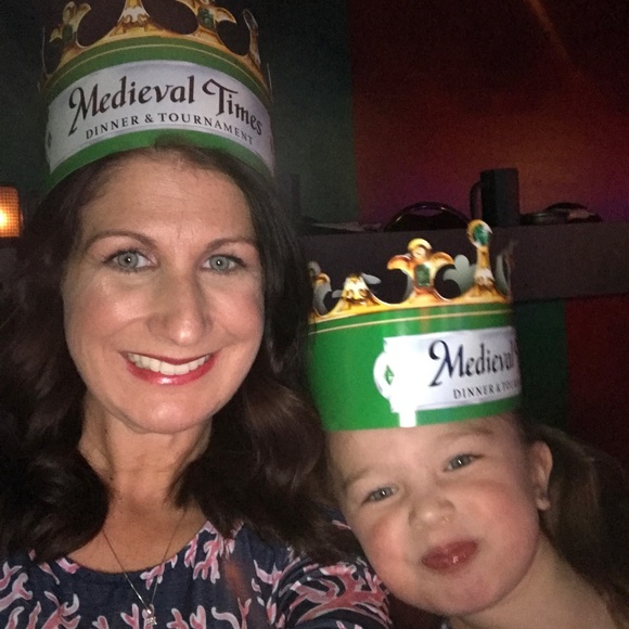 Meet your Posher, Nichole - Picture 1 of 1